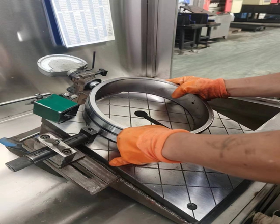 22320CA/W33 Self Aligning Roller Bearing 22320CA/W33 Self Aligning Roller Bearing