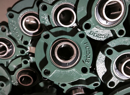 UCFC206 محمل كروي على شكل وسادة