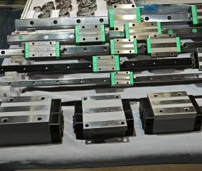 Linear guide block HGH15CA/Steel Retainer